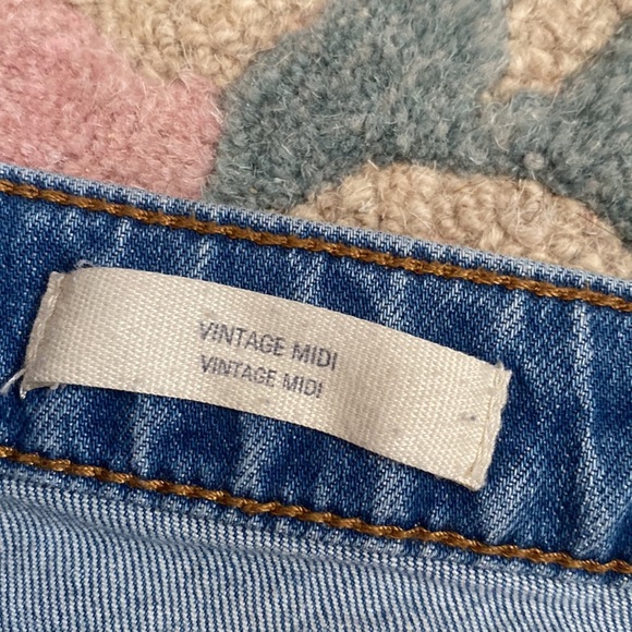 Universal Thread Double Button High Rise Shorts size 6/28R - Picture 8 of 9